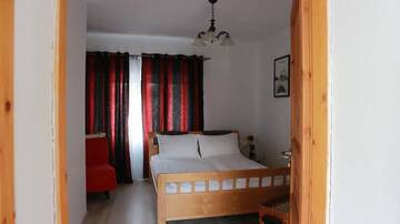Фото номера Дом с 2 спальнями Дома для отпуска Home Tara г. Хацег 75