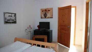 Фото номера Дом с 2 спальнями Дома для отпуска Home Tara г. Хацег 24