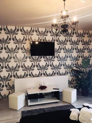 Фото номера Двухместный номер Делюкс с 1 кроватью и балконом Отель Vila Nicole г. Хацег 8