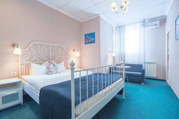 Фото номера Классический семейный номер Гостевой дом ArtMotel г. Хацег 3